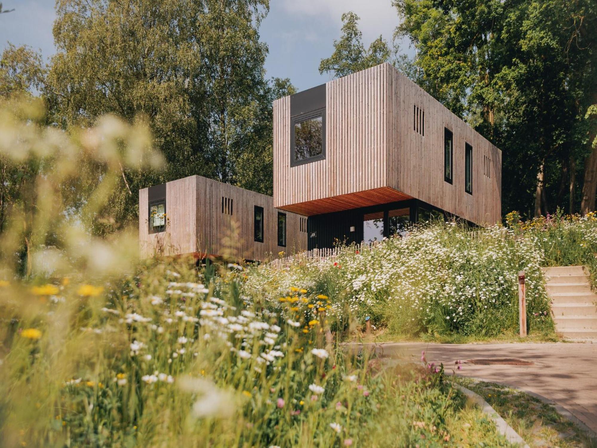 Luxury Lodge With Roof Terrace In Гулпен Екстериор снимка